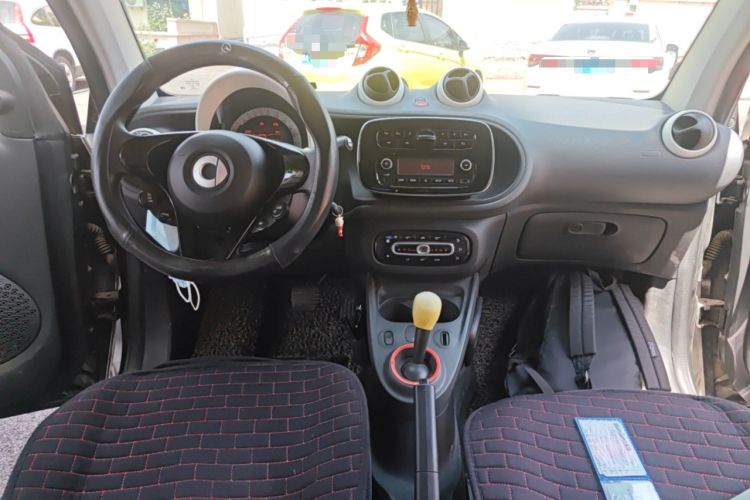 Used smart fortwo 2015 1.0L 52 kW Hardtop Passion Edition

