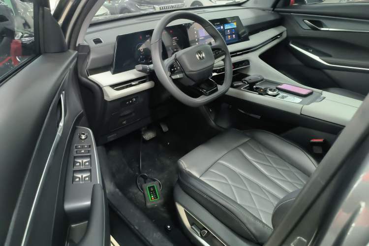 Used CHANGAN CS75 PLUS 2024 3rd Generation Champion Edition 1.5T Intelligent Drive Dynamic Model