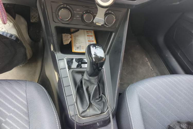 Used Volkswagen Lavida 2023 New Sharp 1.5L Automatic Excellent New Edition Gear Lever