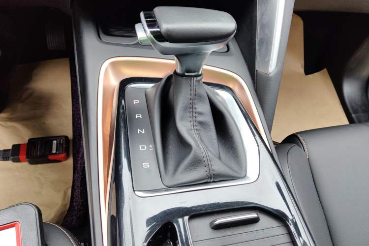 Used Baojun RS-5 2019 1.5T CVT Intelligent Driving Prestige Version China V Emission Standard Gear Lever