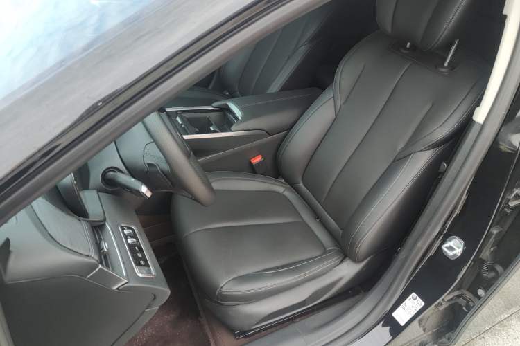 Used Buick LaCrosse 2025 28T Platinum Edition
