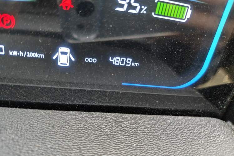 Used CHANGAN NEVO Lumin 2022 155 km – Refreshingly Sweet Edition Odometer Close Up