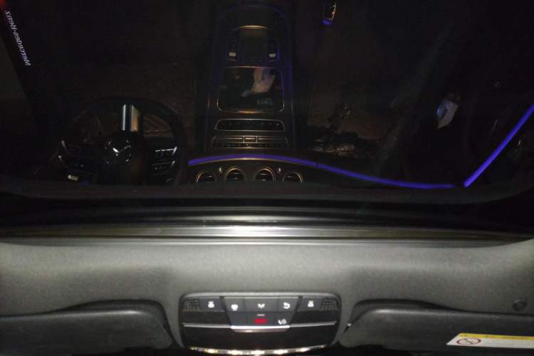 Used Mercedes-Benz E-Class New Energy 2022 Restyled E 350 e L Plug-in Hybrid Sports Sedan Headliner