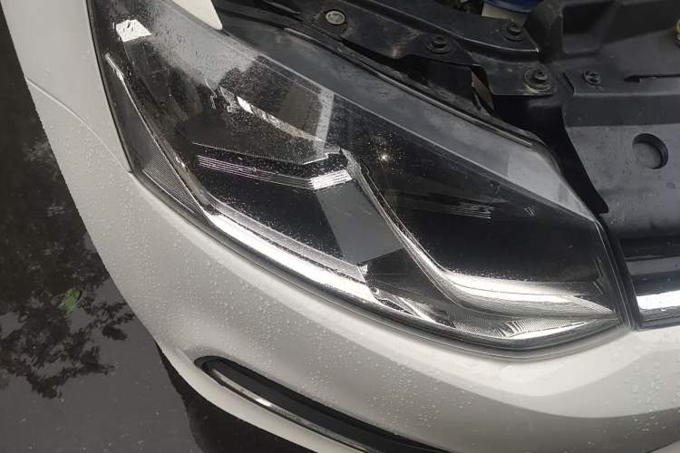 Used Volkswagen Polo 2016 1.6L Automatic Comfort Model Right Front Headlight