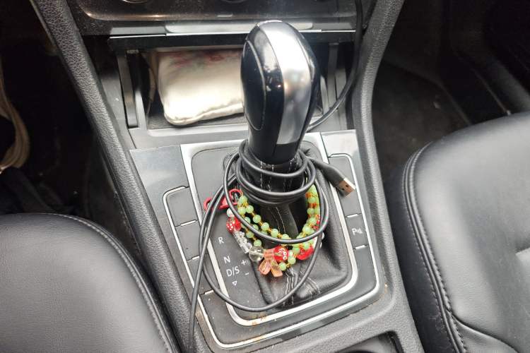 Used Volkswagen Golf 2017 1.6L Automatic Comfort Million-Vehicle Anniversary Edition
