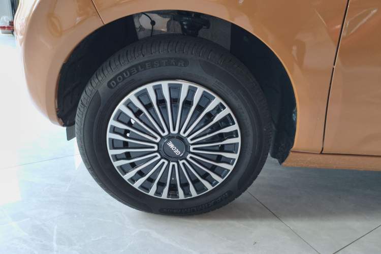 Used Geely Galaxy Panda 2024 Panda Mini 200km Endurance Bear Left Front Wheel Hub