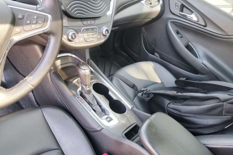 Used Chevrolet Malibu XL 2018 530T Automatic RuiChi Edition Gear Lever