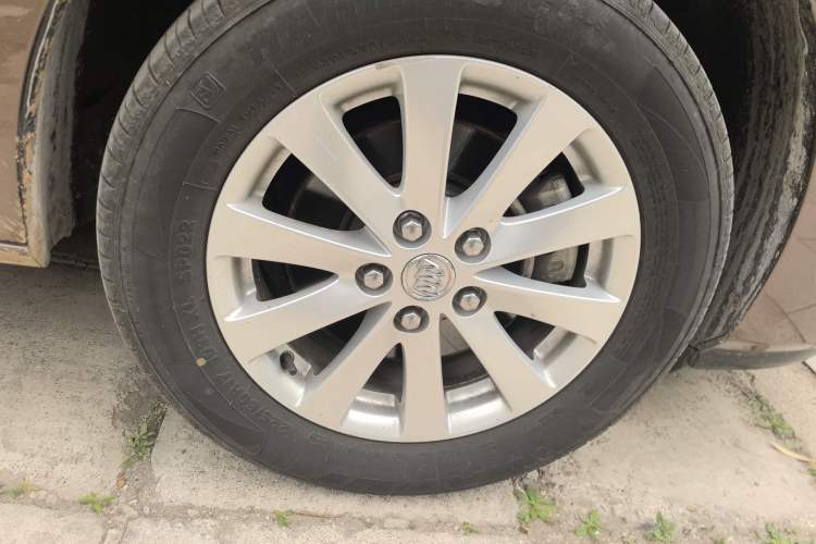 Used Buick GL8 2018 28T Luxury Model China VI Standard Right Front Wheel Hub