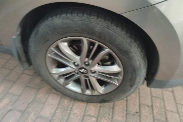 Used Hyundai ix35 2013 2.0L Automatic Two-Wheel Drive Smart GLS China IV Standard
