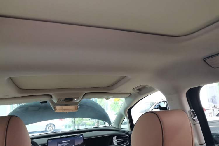 Used Denza D9 2024 DM-i 970 Luxury Model
