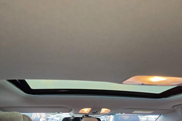 Used Hyundai Elantra (6th Generation / Lingdong) 2016 1.6L Automatic ZhiXuan – Elite Version Headliner