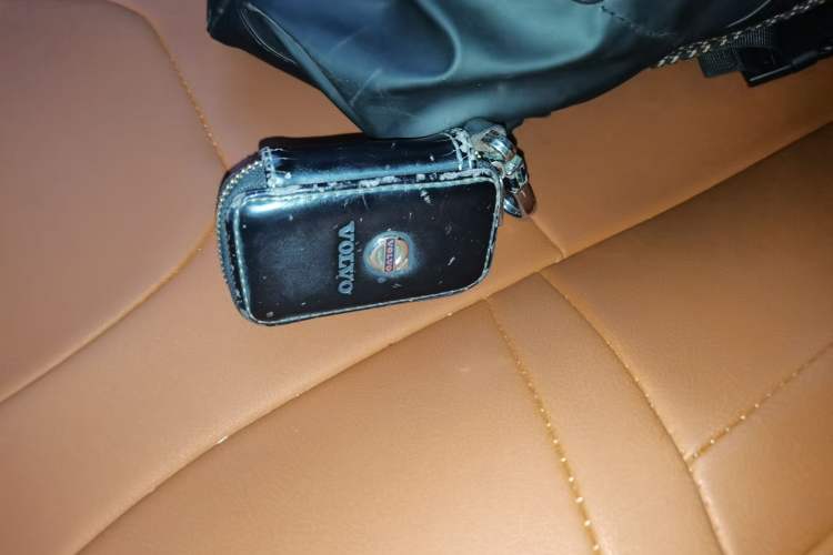 Used Volvo XC60 2017 T5 AWD Smart Upgrade Edition Vehicle Key