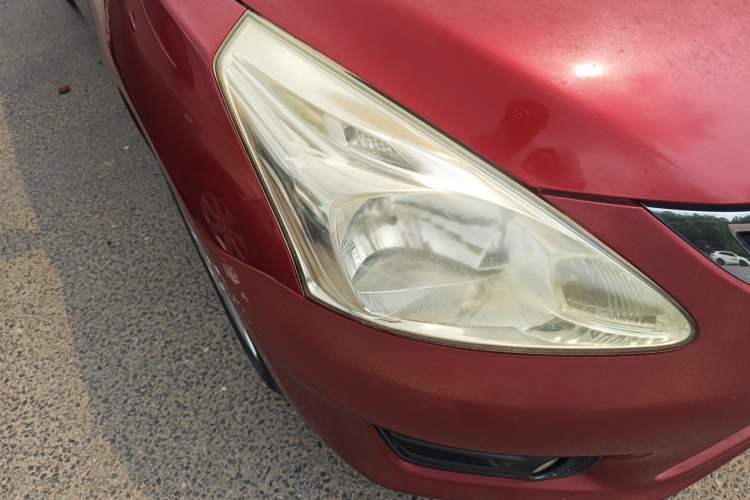 Used Nissan Tiida 2014 1.6L CVT Comfort Model Right Front Headlight