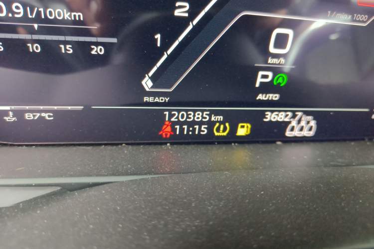 Used Audi A6L 2020 55 TFSI quattro Flagship Dynamic Edition Odometer Close Up