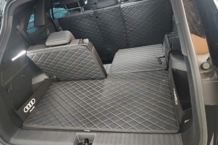 Used Audi Q5 e-tron 2023 40 e-tron Shining Edition Mecha Kit