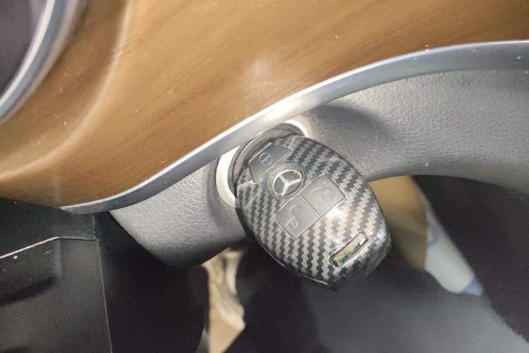 Used Mercedes-Benz V-Class 2021 V 260 L Long Wheelbase Prestige Edition Interior 1