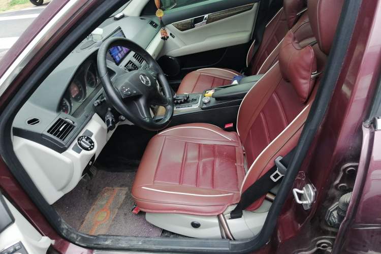 Used Mercedes-Benz C-Class 2010 C 200 CGI Fashion Model
