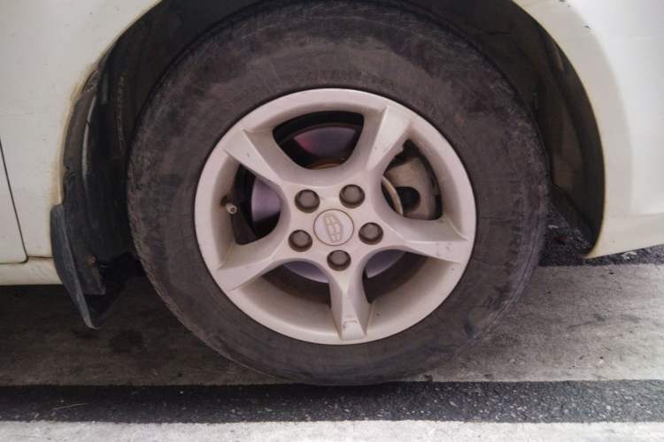 Used Geely Auto Emgrand 2014 Sedan 1.5L Manual Fashion Edition
