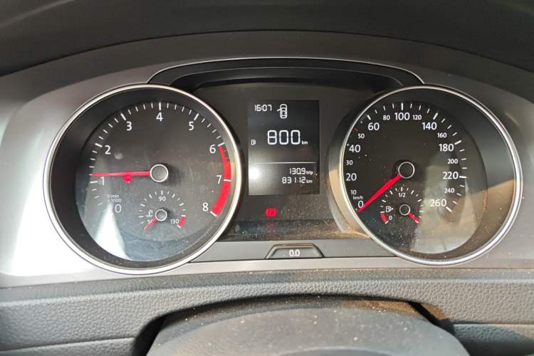 Used Volkswagen Golf 2016 1.6L Manual Fashion Edition
