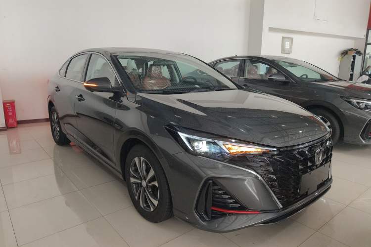 Used CHANGAN Eado 2025 PLUS 1.4T Dual-Clutch High-Energy Version Exterior 1