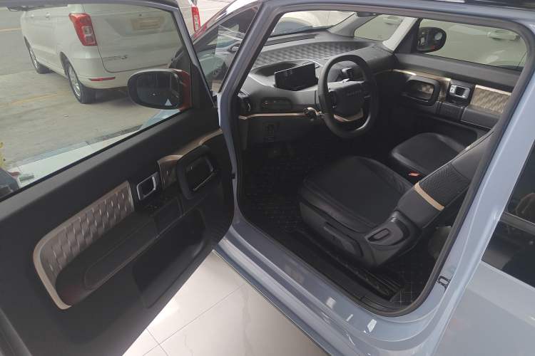 Used Baojun KiWi EV 2022 Artist Lite Edition Lithium Iron Phosphate
