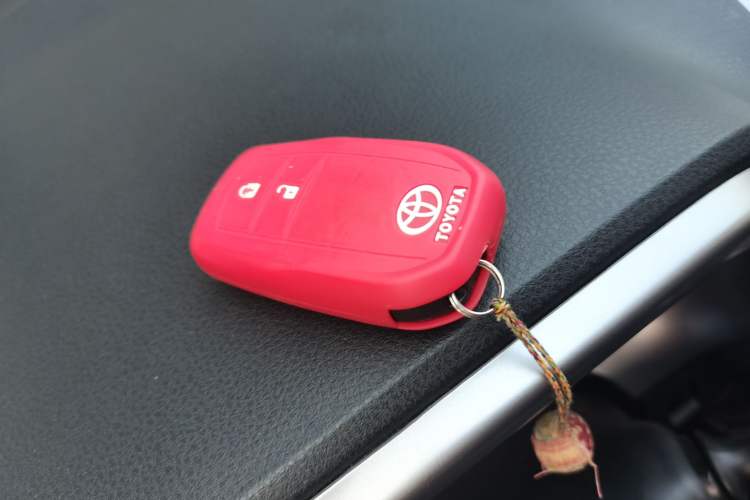 Used Toyota RAV4 2016 2.0L CVT Two-Wheel Drive Fashion Edition China V Standard