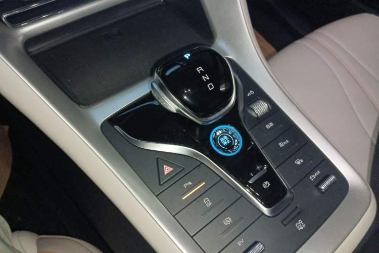 Used BYD Song Pro New Energy 2024 HONOR Edition DM-i 71KM Navigation Model