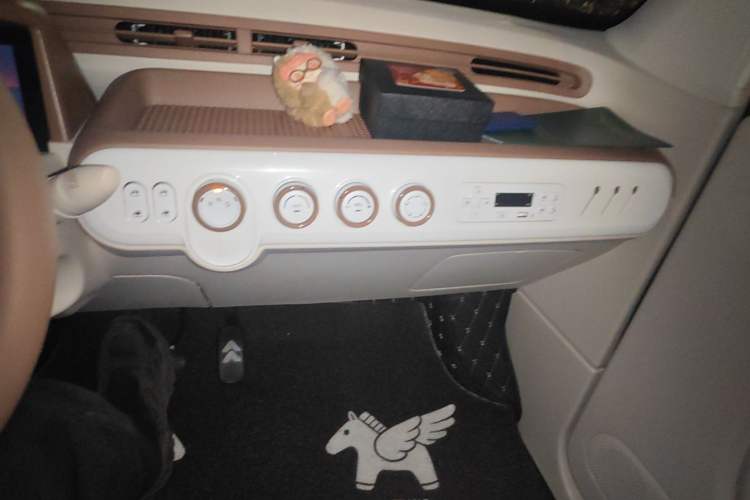 Used Bestune Pony 2026 222km Colorful Horse Audio And AC Panel