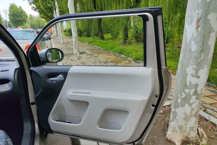 Used Changan Lumin 2023 301km Honey Dew Edition