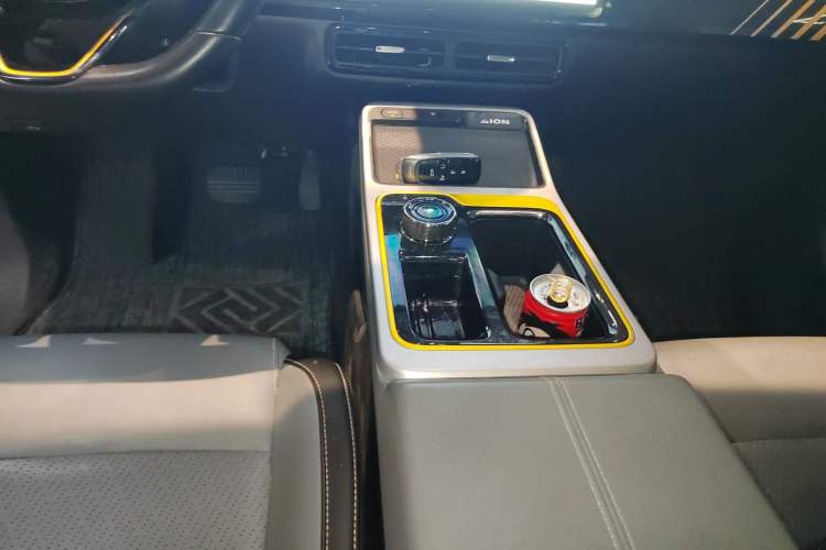 Used AION Y 2022 70 Tech Edition Lithium Iron Phosphate Gear Lever