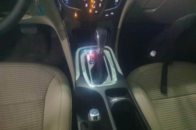 Used Buick Regal 2015 2.0L Leading Fashion Edition