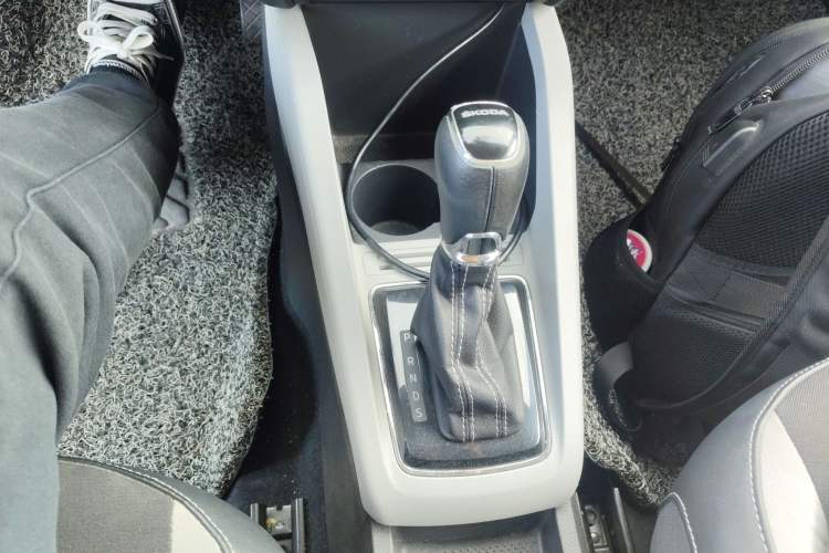 Used Skoda Fabia 2015 1.6L Automatic Sport Edition
