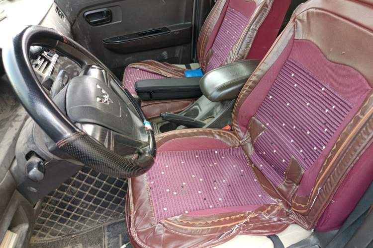 Used Wuling Rongguang V 2016 1.5L Standard Version
