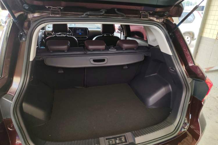 Used GAC Trumpchi GS4 2018 235T Automatic Two-Wheel-Drive Supreme Edition Trunk