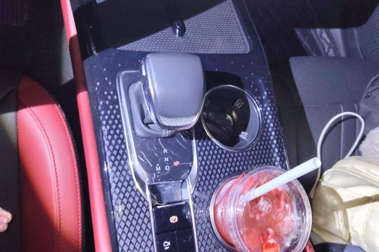 Used Hongqi HS3 2023 1.5T Two-Wheel Drive Shanwei Edition
