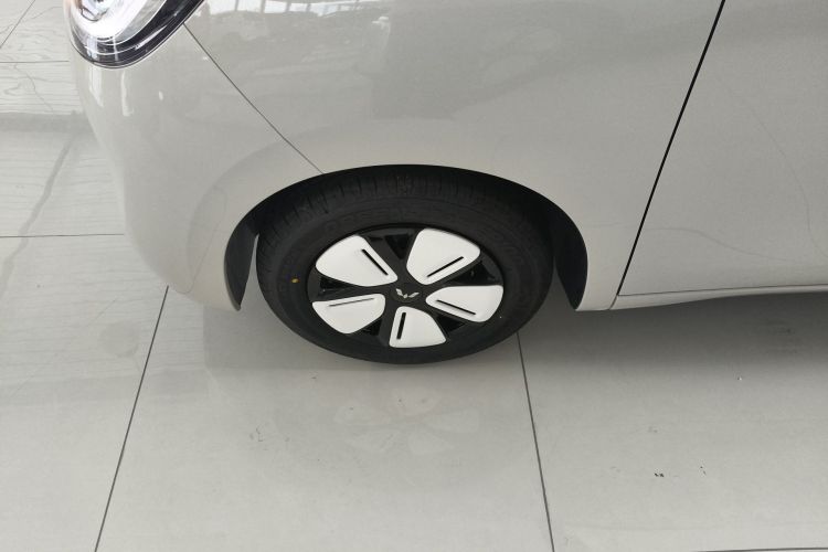 Used Wuling Hongguang MINIEV 2025 Four-Door Version Advanced Edition Left Front Wheel Hub