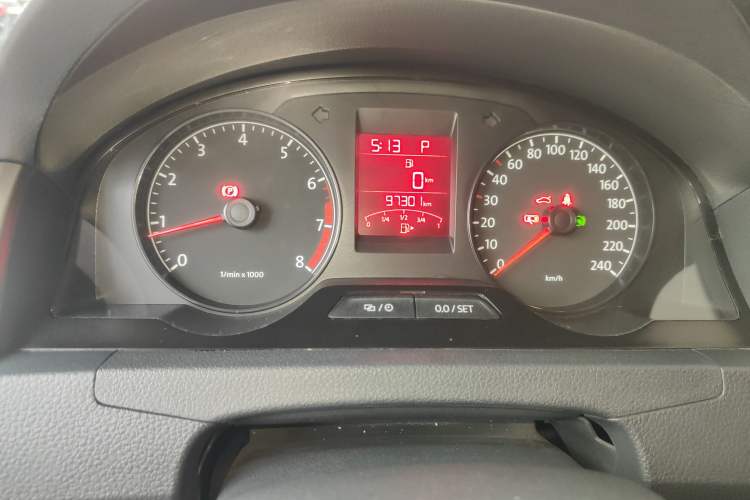 Used Volkswagen Santana 2015 1.6L Automatic Comfort Edition Odometer Close Up