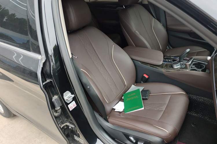 Used BMW 5 Series 2021 525Li Luxury Package Right Front Seat