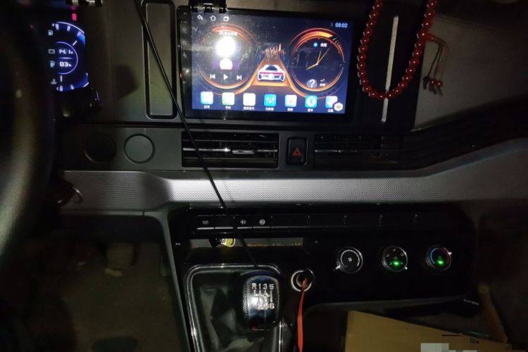 Used Dongfeng Yufeng 2023 V9+ 2.0T Manual Front-Wheel-Drive Multi-Function Mid-Roof Van with 7/8/9 Seats
