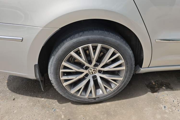 Used Volkswagen FAW-Volkswagen CC 2016 1.8TSI Luxury Model Right Rear Wheel Hub