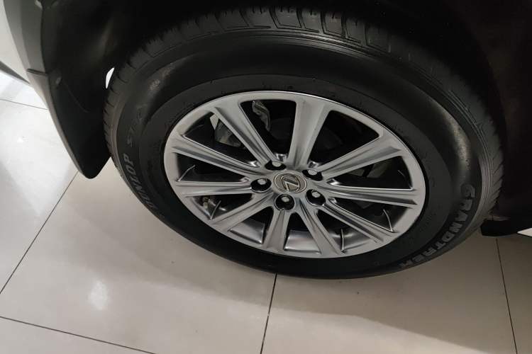 Used Lexus NX 2015 200 Front-Wheel Drive X-Trail SE Edition Right Rear Wheel Hub