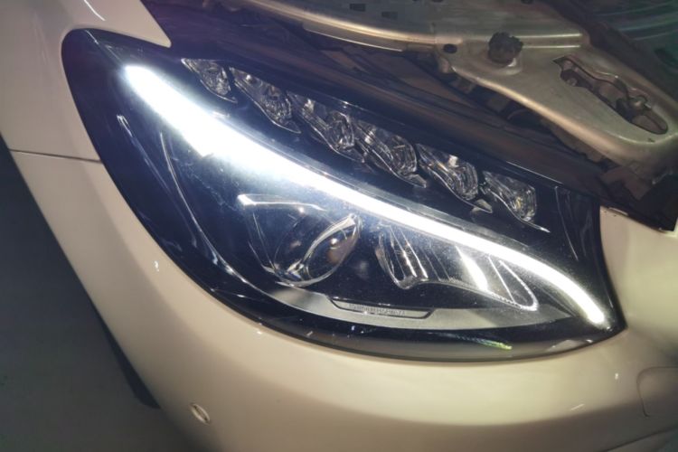 Used Mercedes-Benz C-Class 2016 C 200 L Sport Edition Right Front Headlight