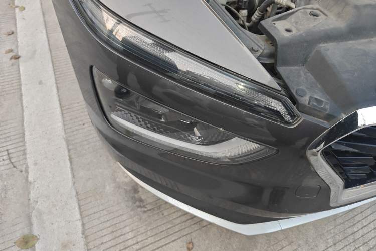 Used Hyundai Mistra 2021 1.8L CVT GLX Elite Edition Right Front Headlight