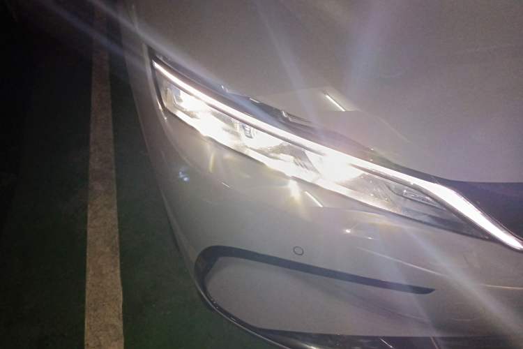 Used BYD Han 2025 EV with 701 km of Laser Radar-Enabled Intelligent Driving Right Front Headlight