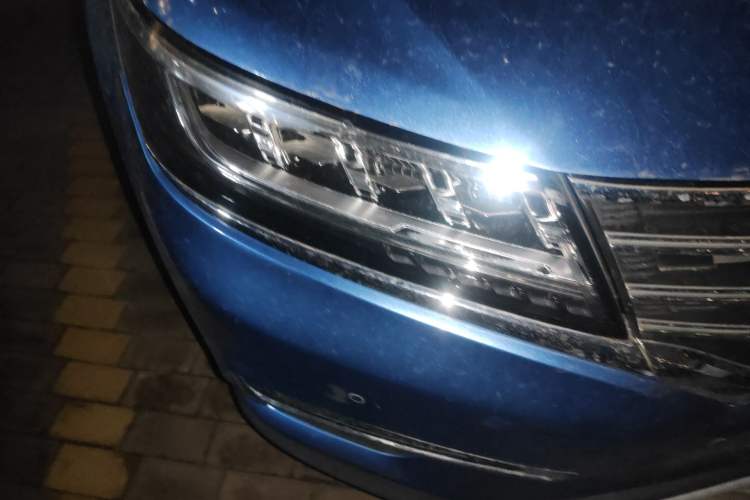 Used Roewe RX5 2016 30T Four-Wheel Drive Automatic Internet Smart Luxury Edition Right Front Headlight