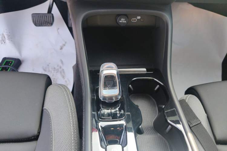 Used Volvo XC40 2024 B3 Zhiyuan Luxury Edition Gear Lever