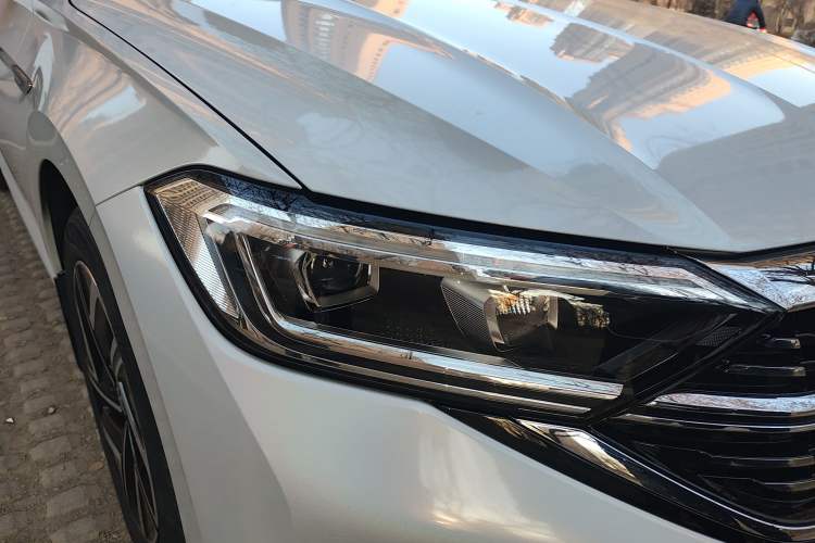 Used Volkswagen Sagitar 2023 280TSI DSG Excellence Plus Edition Right Front Headlight