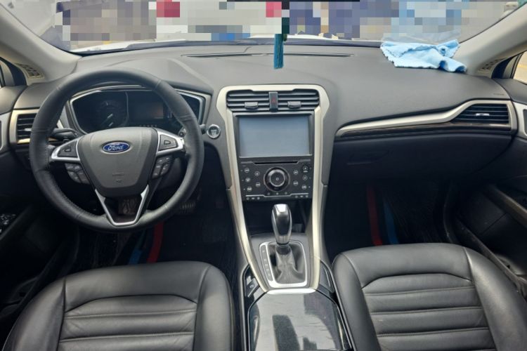 Used Ford Mondeo 2013 2.0L GTDi 200 Fashion Edition Center Console