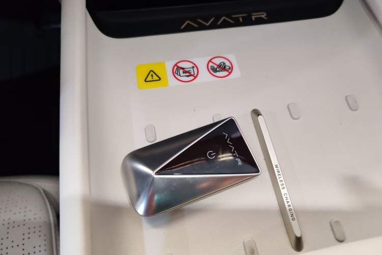 Used Avatr 06 2025 Pro Range-Extended Edition