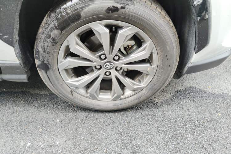 Used Toyota RAV4 2024 2.0L CVT Two-Wheel Drive Fashion Plus Edition Right Front Wheel Hub